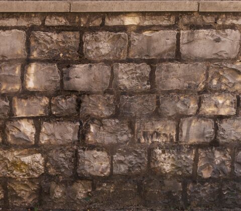 How to Choose the Right Retaining Wall Material for Your Home